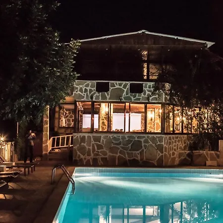 Pataros Hotel 2*