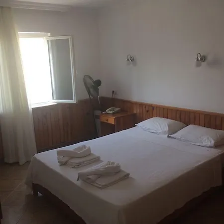 Pataros 2*