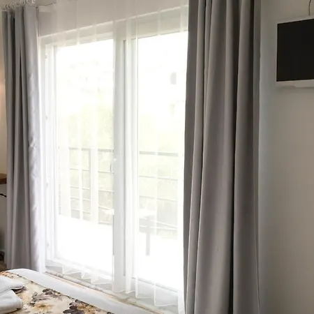 Pataros ホテル 2*